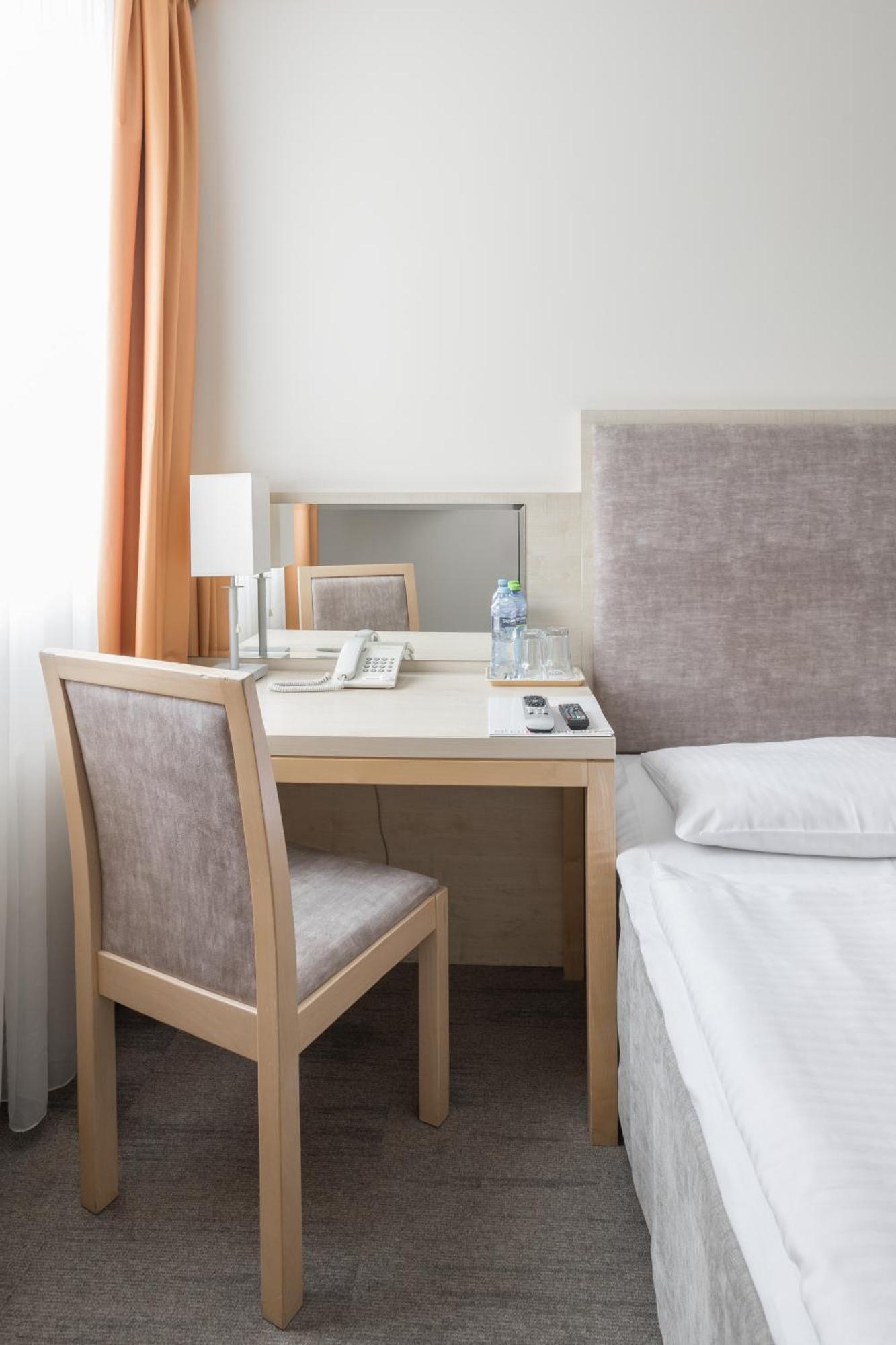 Hotel Orange Przezmierowo Luaran gambar
