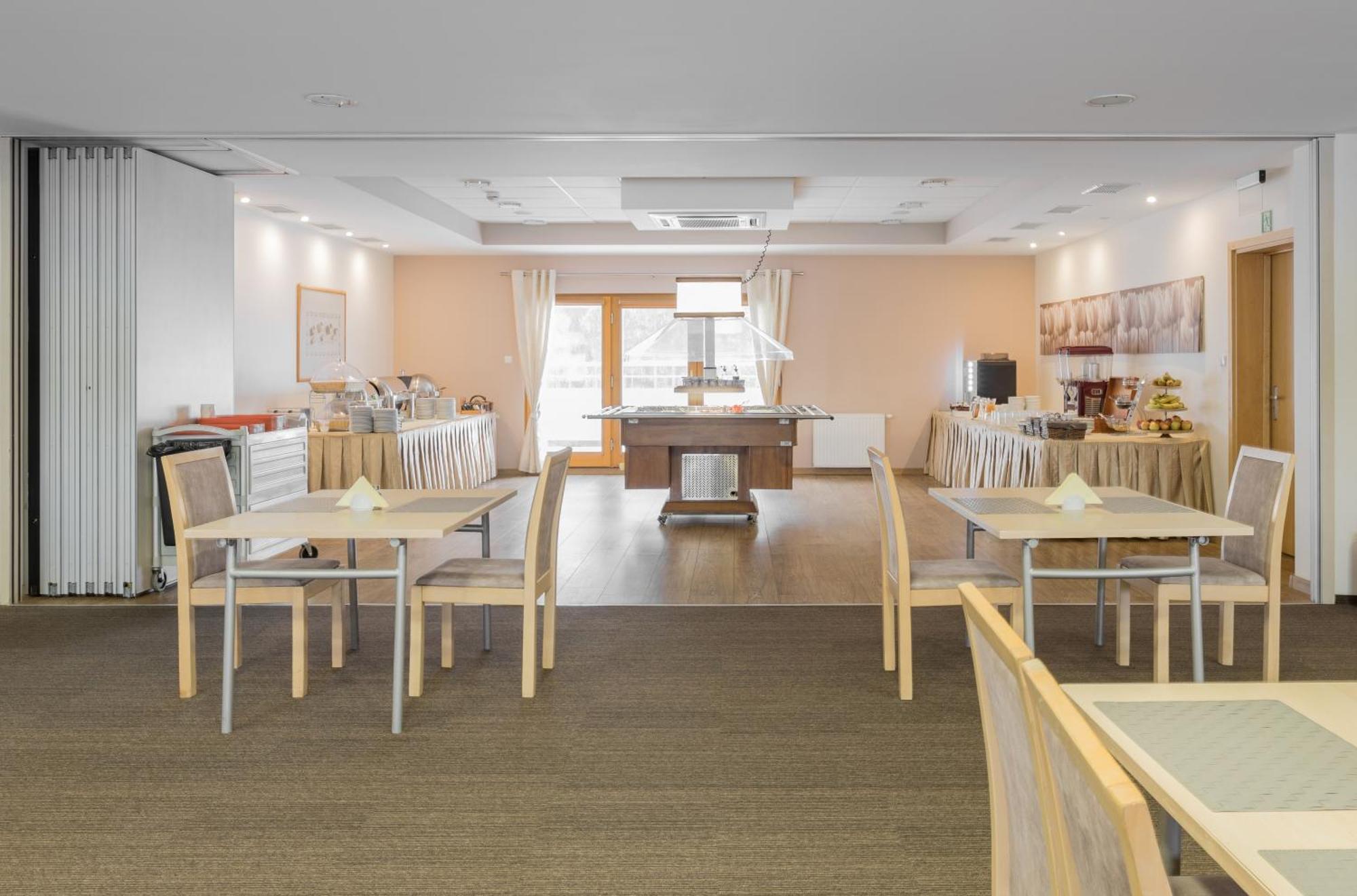 Hotel Orange Przezmierowo Luaran gambar